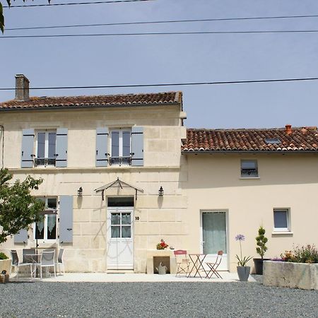 Le Gite Du Verger Saint-Bris-des-Bois Εξωτερικό φωτογραφία